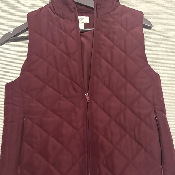 LOFT Jackets & Blazers - LOFT Quilted Maroon Vest